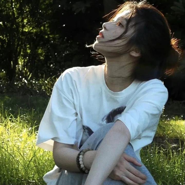 俏皮女学生